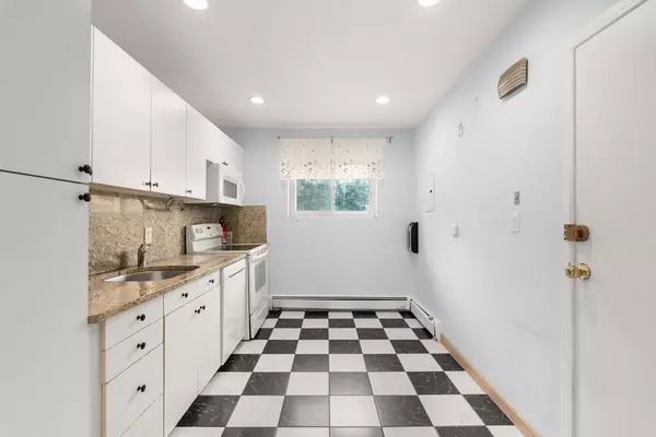 Boston, MA 02132,21 Westgate Rd #6