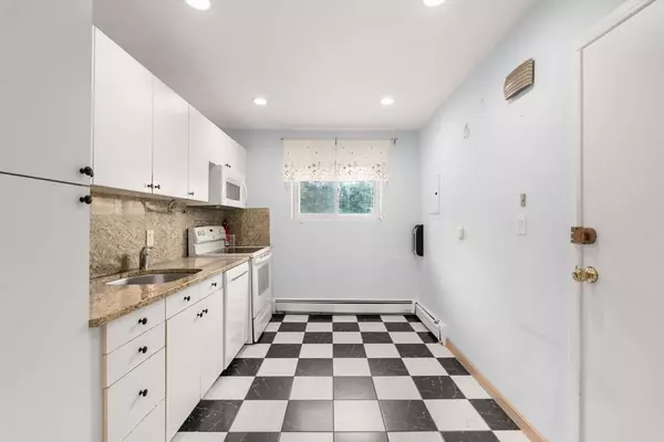 Boston, MA 02132,21 Westgate Rd #6