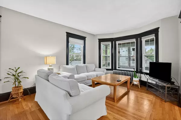 East Longmeadow, MA 01028,11 Park Pl