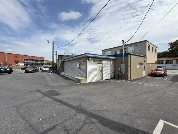 Worcester, MA 01604,162 Harding Street
