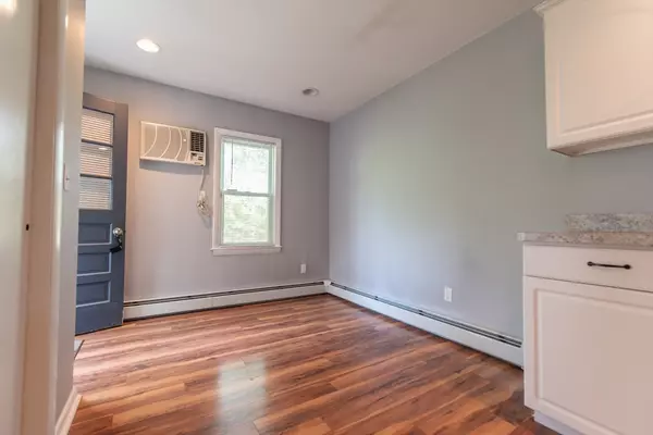 North Smithfield, RI 02896,2 Raymond St