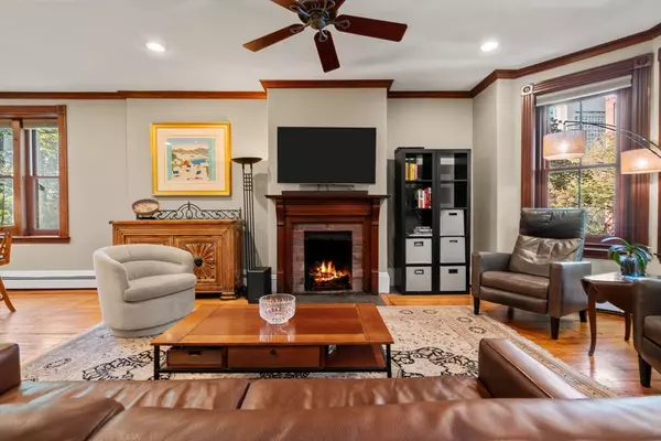 Boston, MA 02118,26 Wellington St #3