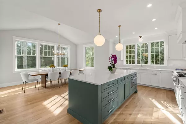 Wellesley, MA 02481,19 Northgate Road