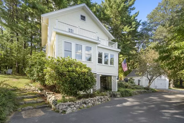 Norfolk, MA 02056,10 Medway St