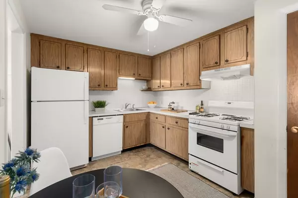 Arlington, MA 02474,215 Massachusetts Avenue #19 (34)