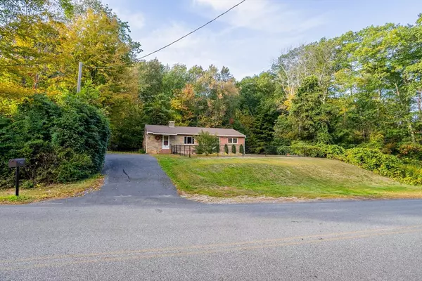 Ashburnham, MA 01430,30 Center St