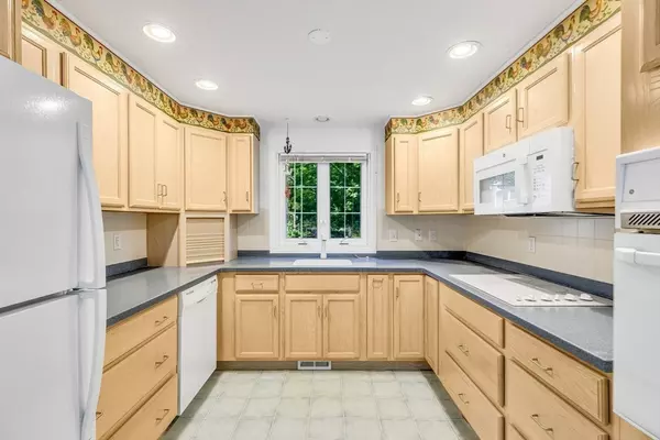 Yarmouth, MA 02675,16 Warren Rd #16