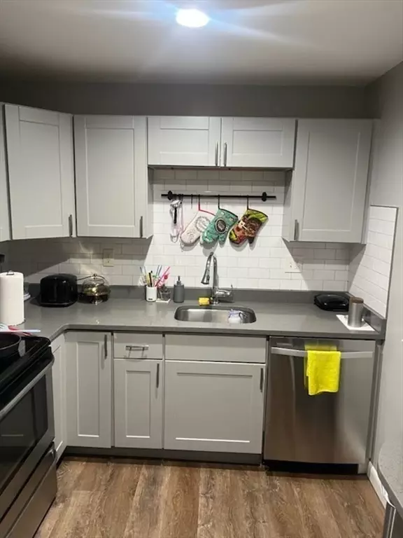 Framingham, MA 01702,7 Weld St #35