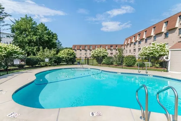 Rockland, MA 02370,103 Grove St #337