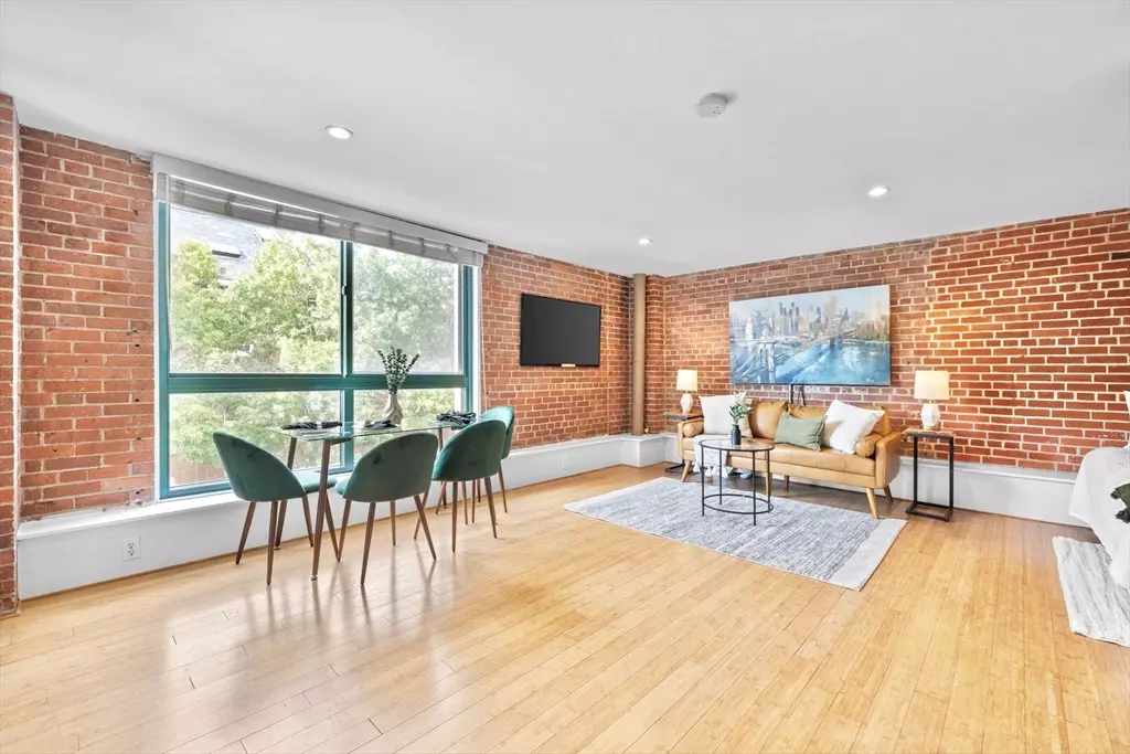 Boston, MA 02129,42 8th Street #1301