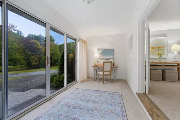 Wenham, MA 01984,41 Essex St