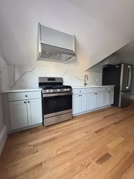 18-20 Austin St #3, Somerville, MA 02145
