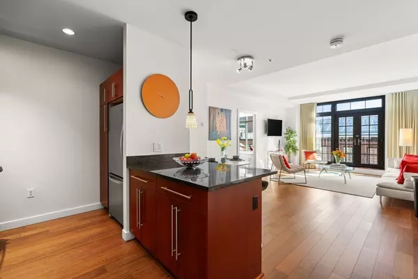 Cambridge, MA 02141,29 Otis St #409