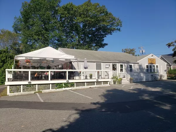 Orleans, MA 02653,15 Cove Rd