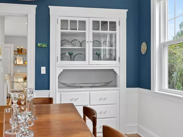 Wellesley, MA 02481,31 Kingsbury St