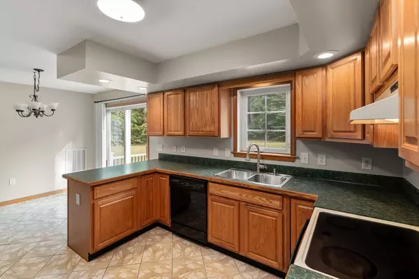 Westfield, MA 01085,148 Prospect Street Ext
