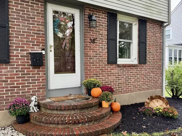 Abington, MA 02351,38 Lantern Ln