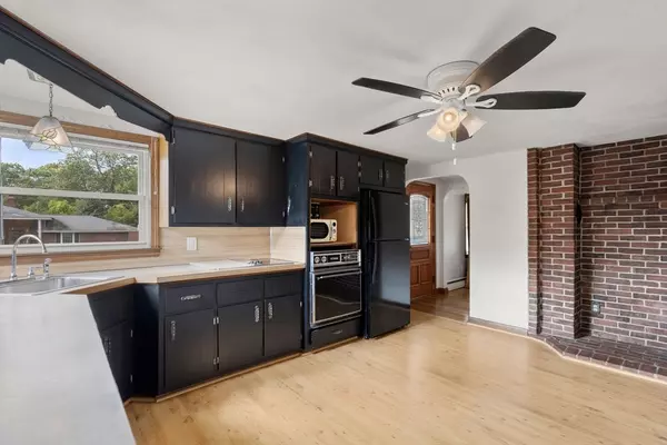 Dracut, MA 01826,11 Mountain View Dr.
