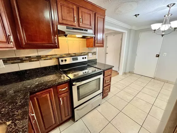 Chelsea, MA 02150,124 Addison St #7