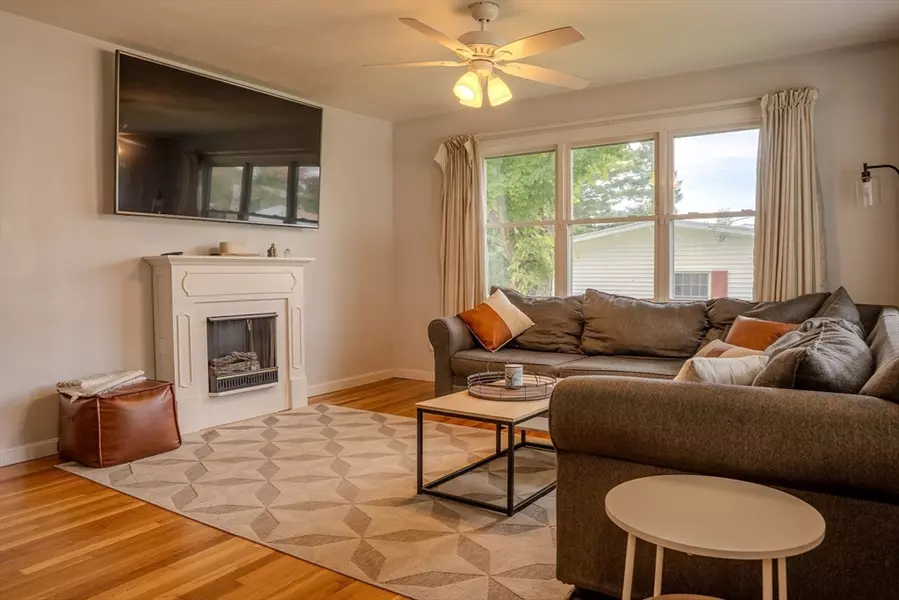 38 Glenwood Ave, Southbridge, MA 01550