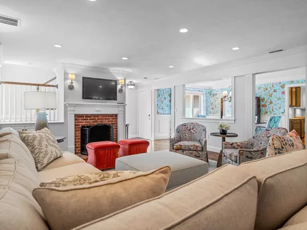 Milton, MA 02186,4 Farmer Road #4