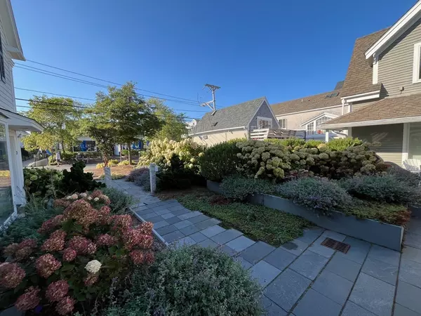Provincetown, MA 02657,167 Commercial Street #2