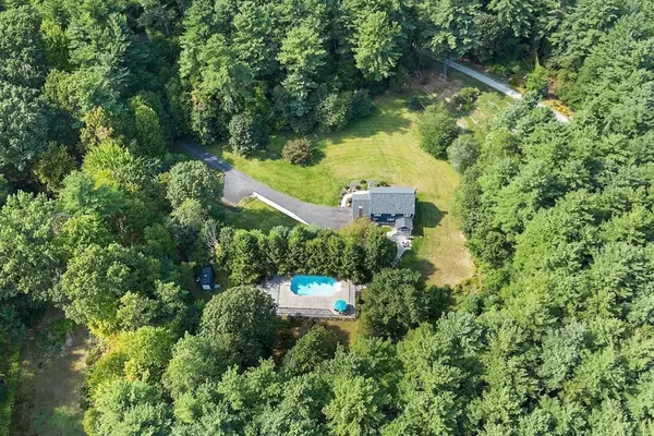 Bolton, MA 01740,231 Vaughn Hill Rd
