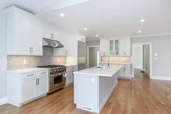 Milton, MA 02186,61 Wolcott Woods Lane #61