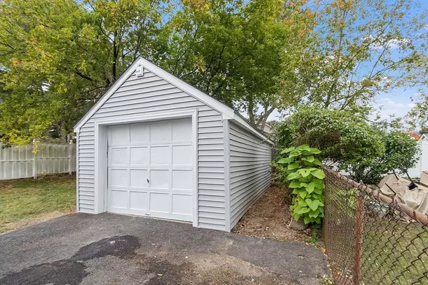 Waltham, MA 02451,98 Seminole Ave