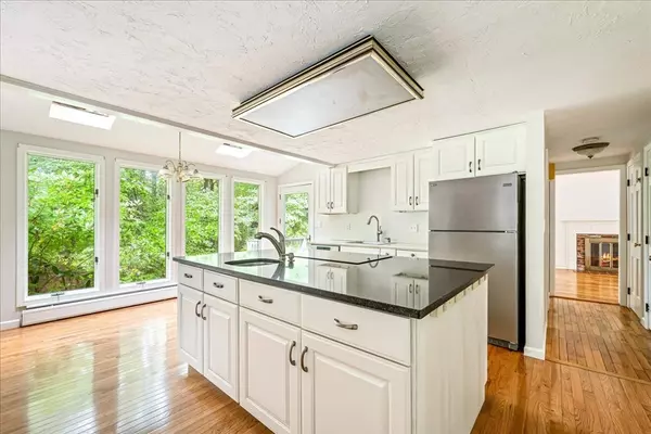 Duxbury, MA 02332,94 Buckboard Rd