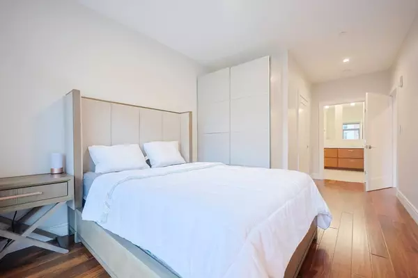 Boston, MA 02128,99 Sumner St #312