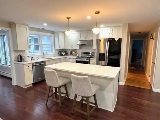 Bedford, MA 01730,31 Hayden Ln