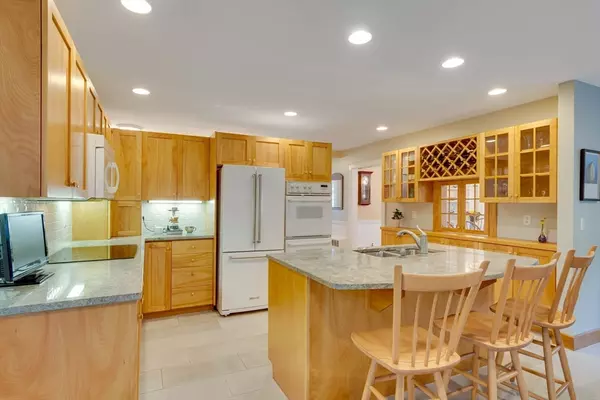Reading, MA 01867,17 Palmer Hill Ave