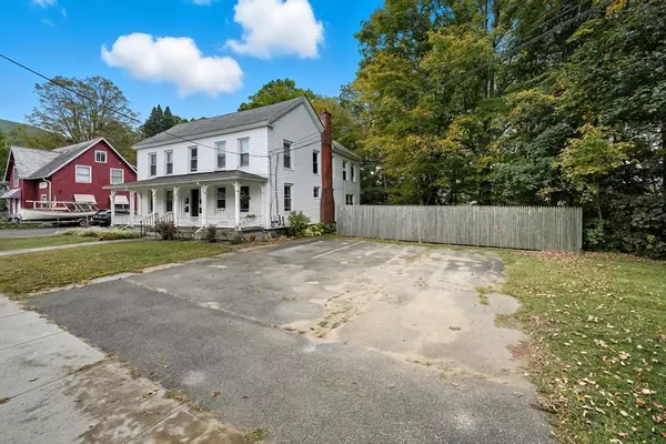 Shelburne, MA 01370,105 - 107 Bridge St