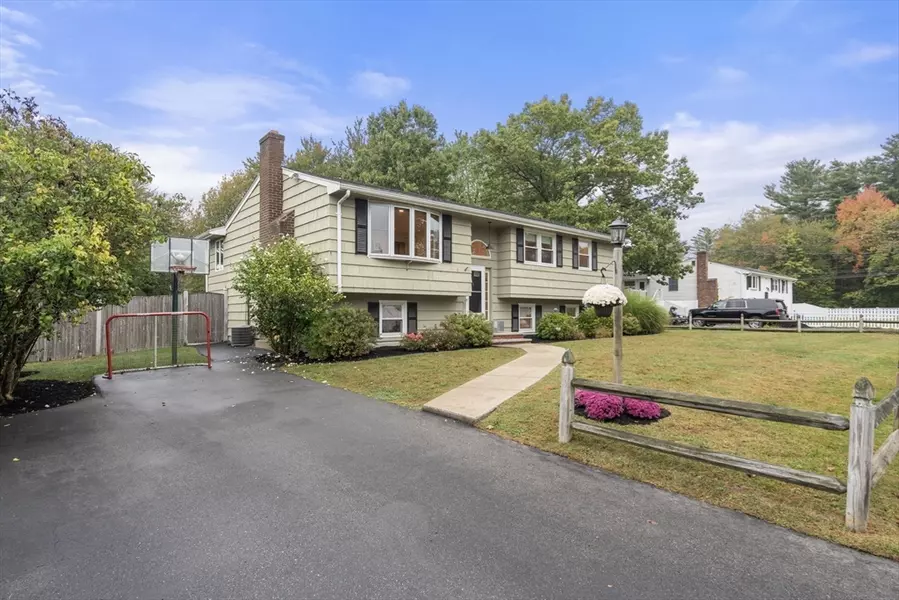 23 Loganberry Dr, Abington, MA 02351