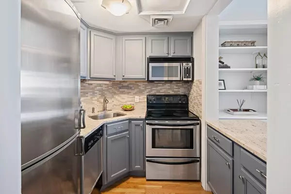 Boston, MA 02116,127 Beacon Street #41