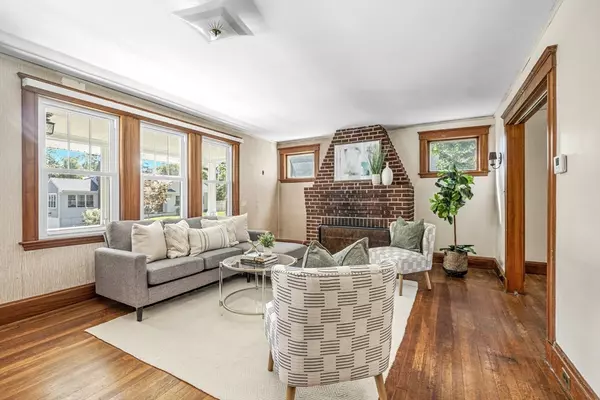 Hingham, MA 02043,22 Linscott Rd
