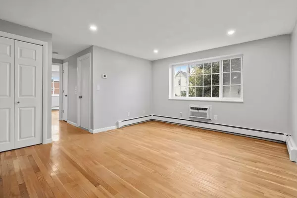 Everett, MA 02149,15 Staples Avenue #31