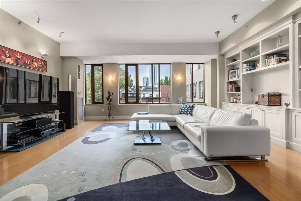 Boston, MA 02118,1313 Washington St #330