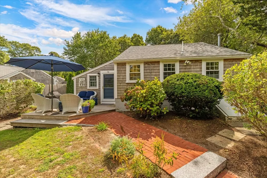 Harwich, MA 02645,13 6 Penny Ln