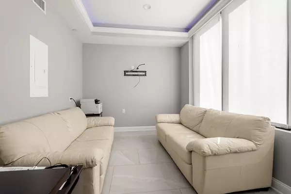 Boston, MA 02120,101 Heath Street #101