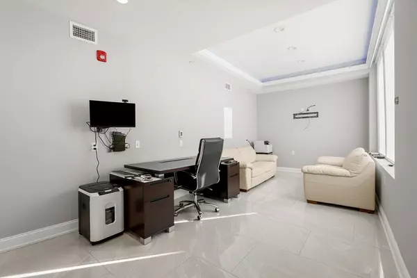 Boston, MA 02120,101 Heath Street #101