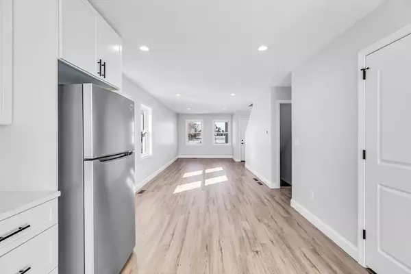 Springfield, MA 01105,211 Pine St #211