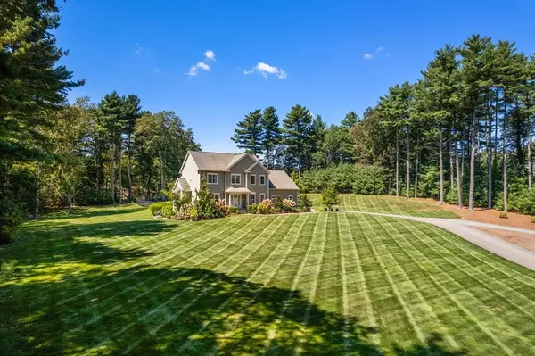 Walpole, MA 02081,885 Old Post Road