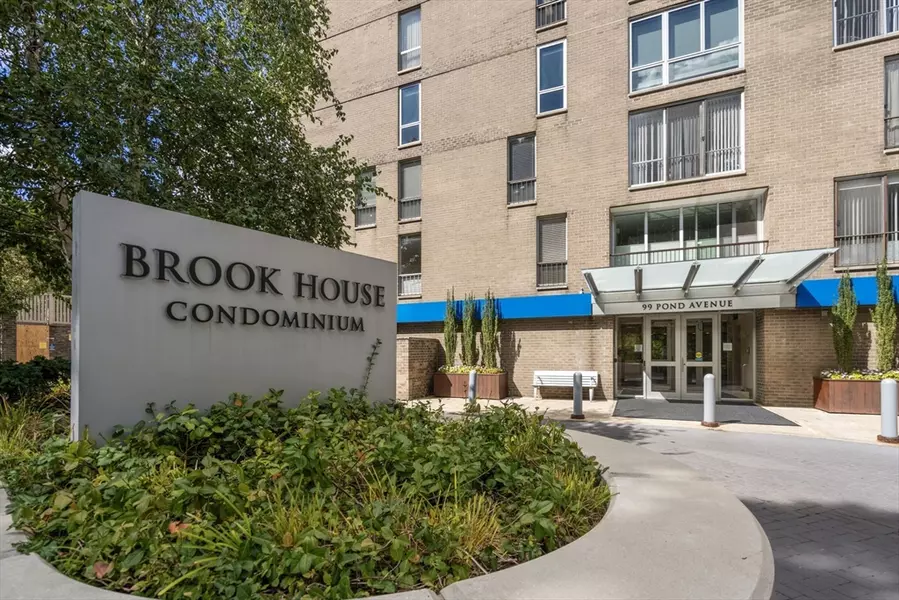 99 Pond Avenue #D -608, Brookline, MA 02445