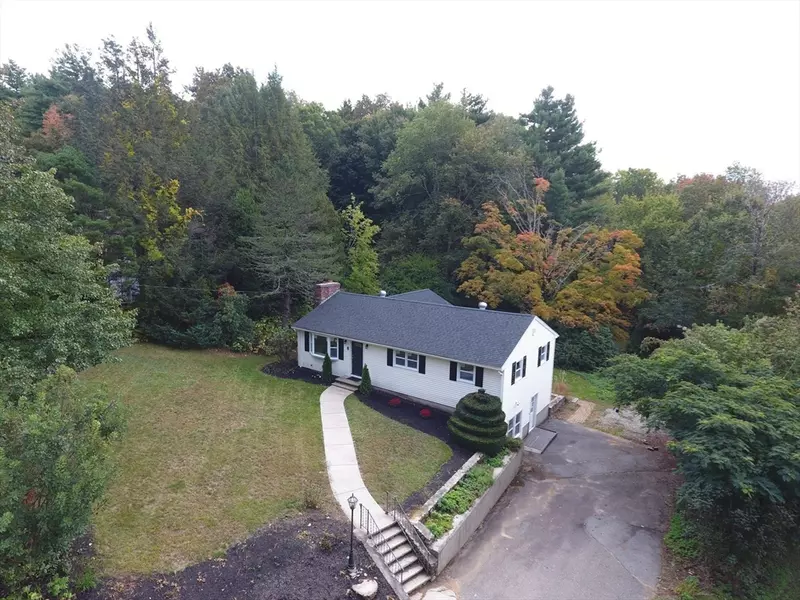 8 Blueberry Lane, Sturbridge, MA 01566