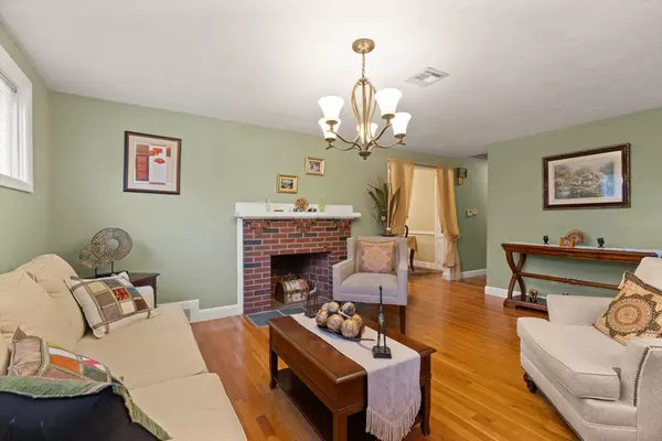 Dedham, MA 02026,27 Edison Avenue