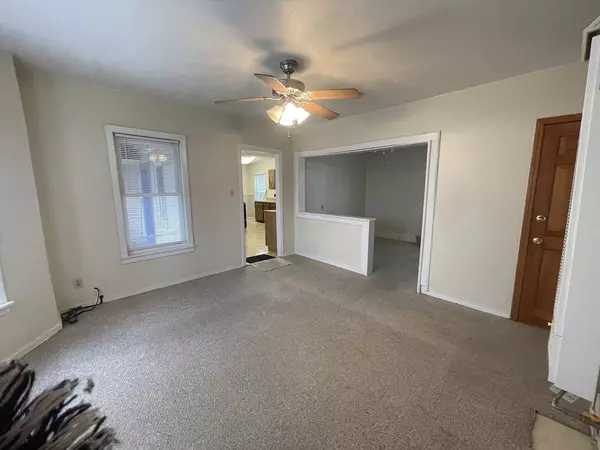 Worcester, MA 01603,7 Buffum St #2