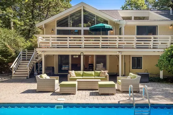 Mashpee, MA 02649,72 Walton Heath Way