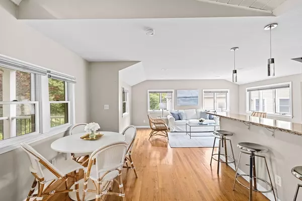 Hingham, MA 02043,24 Grove Ave